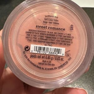 NWOT Bare minerals blush in sweet romance